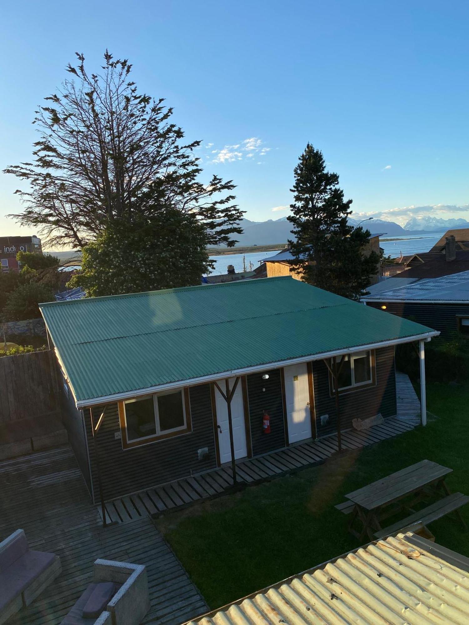 Hostal Amerindia Puerto Natales Exterior photo